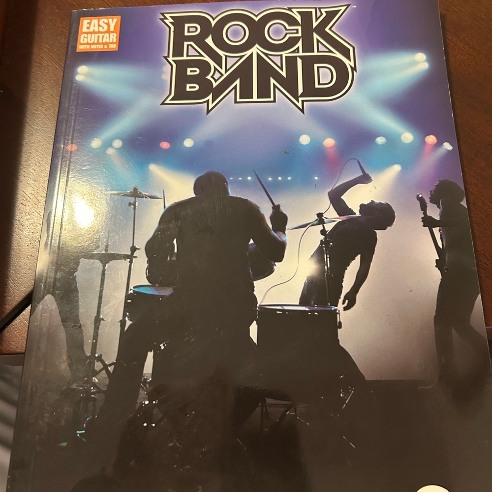 Hal Leonard Rock Band Guitar Songbook-like new!! 2008